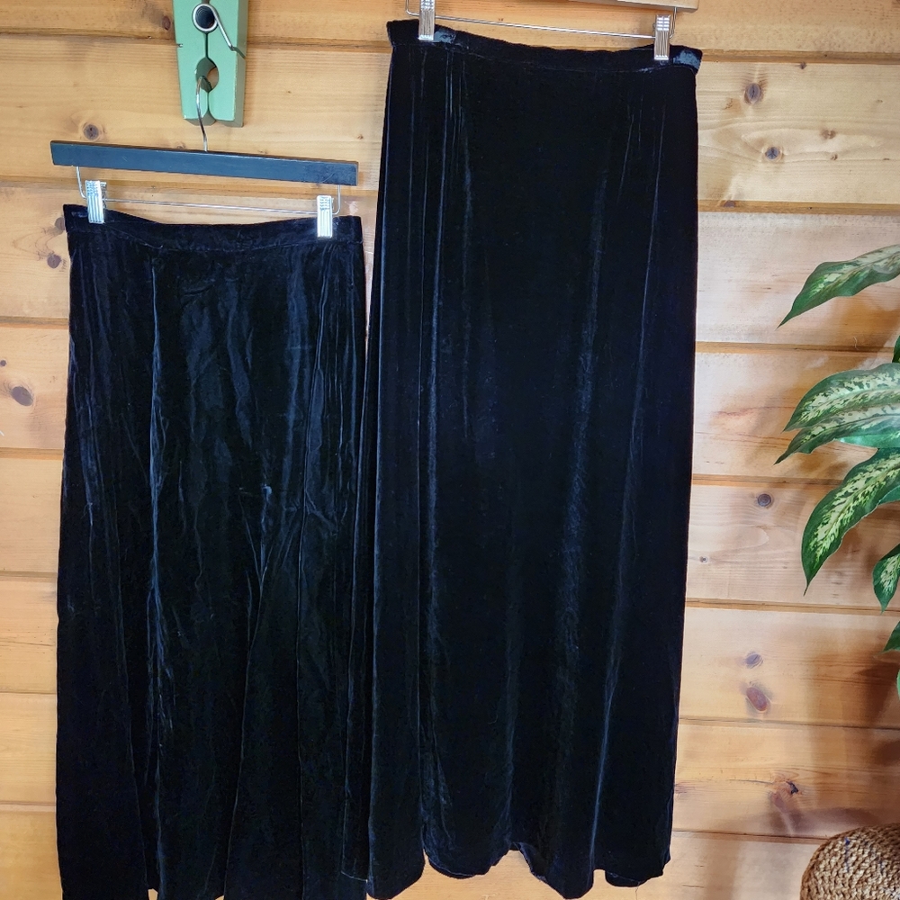 Lot 2 Vintage Black Velvet Velour Skirts Kay Unger Mark Shale Silk Blend Both 10